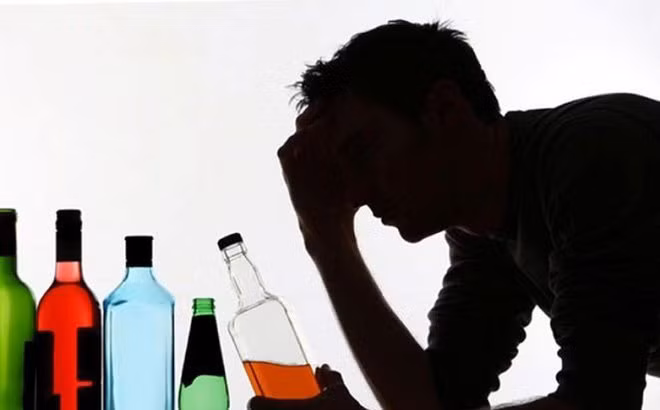 Khánh Hòa: Bảy thanh niên bị ngộ độc vì uống rượu tự chế ảnh 1