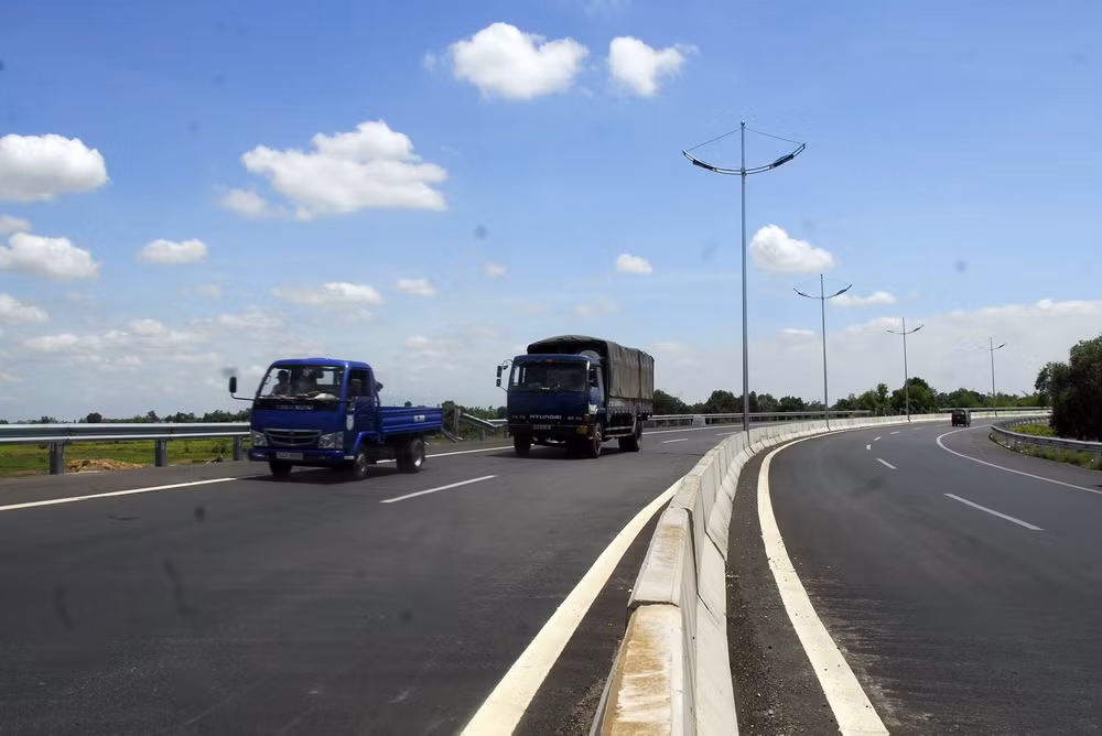 Kiến nghị tăng mức thu phí trên tuyến cao tốc TP.HCM-Trung Lương ảnh 1