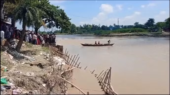 Lật thuyền tại bang Bihar ở miền Đông Ấn Độ, 10 trẻ em mất tích ảnh 1