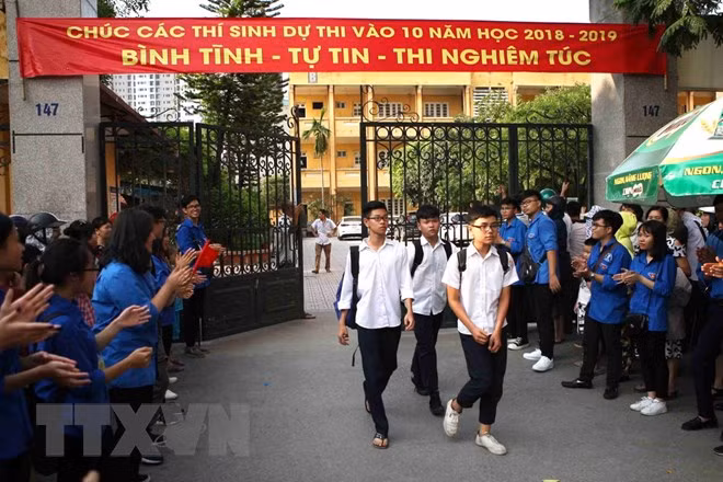 Thi vào lớp 10 ở Hà Nội: Bốn môn là phương án hợp lý ảnh 1