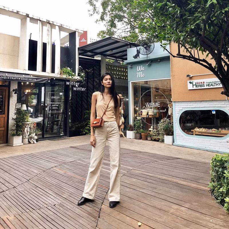 Hoa hậu Mỹ Linh, Jolie Nguyễn khoe street style du lịch “sang chảnh” ảnh 21