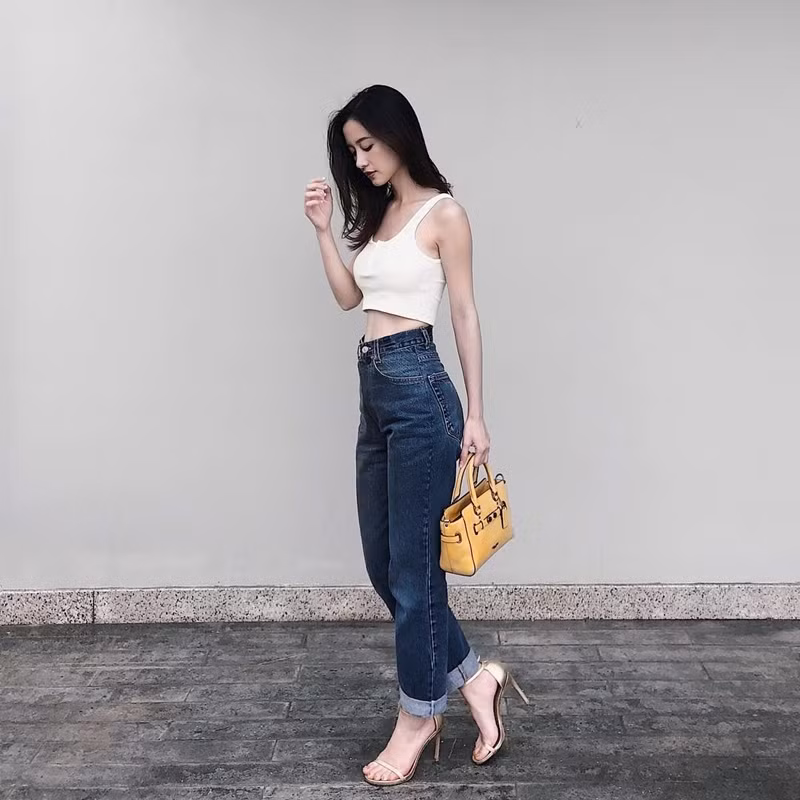 Hoa hậu Mỹ Linh, Jolie Nguyễn khoe street style du lịch “sang chảnh” ảnh 12