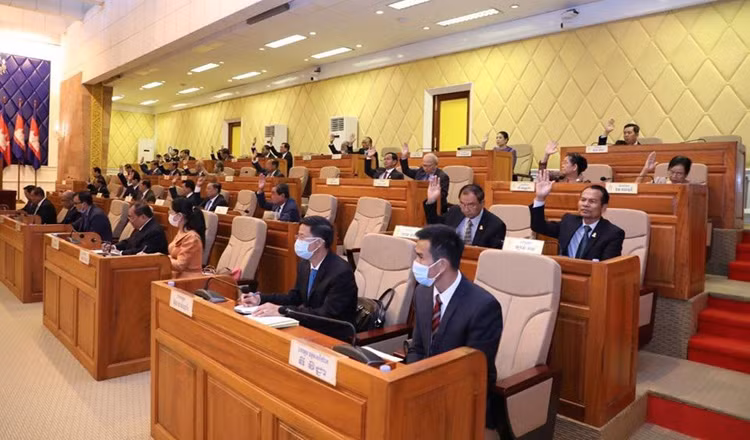 Thượng viện Campuchia phê chuẩn dự luật chống rửa tiền và CFT ảnh 1