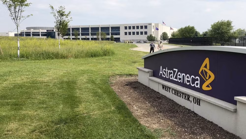 Mỹ chia sẻ vaccine của AstraZeneca cho Mexico và Canada ảnh 1