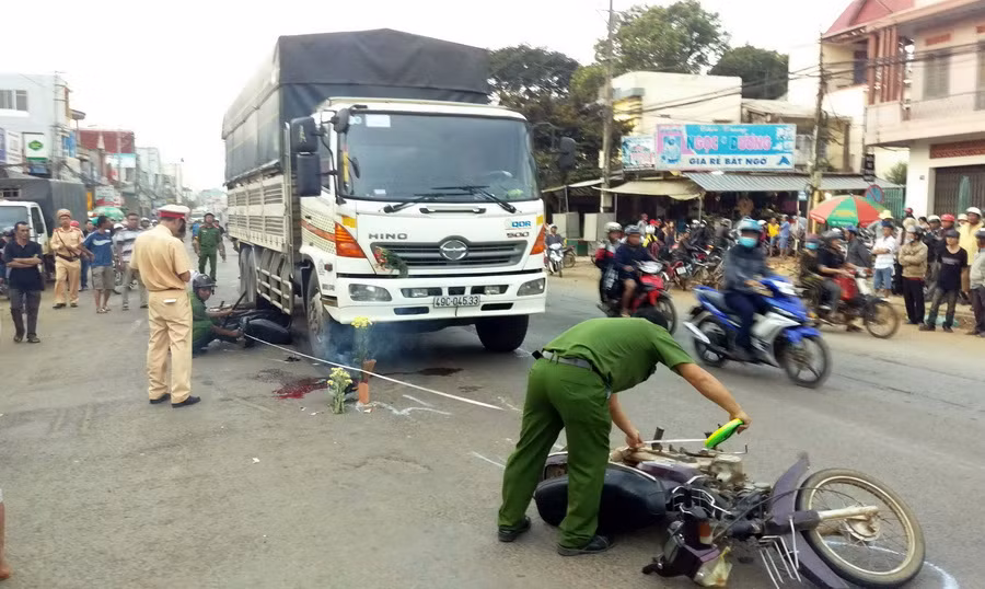 Lâm Đồng: Liên tiếp xảy ra tai nạn giao thông trên quốc lộ 20 ảnh 1