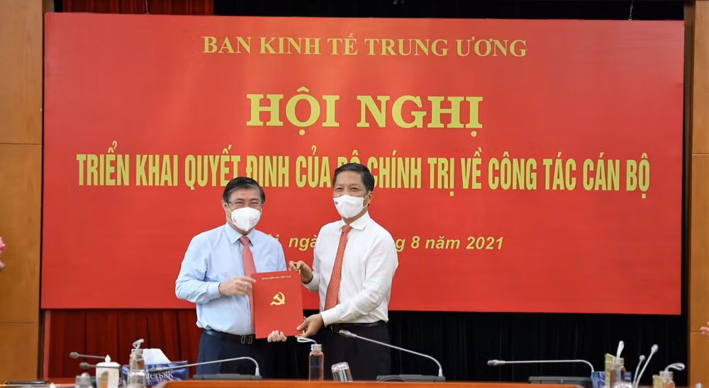 Ông Nguyễn Thành Phong giữ chức Phó trưởng Ban Kinh tế TW ảnh 1