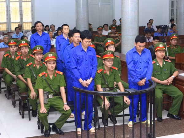 52 năm tù cho 6 nguyên cán bộ đường sắt nhận hối lộ của JTC ảnh 1