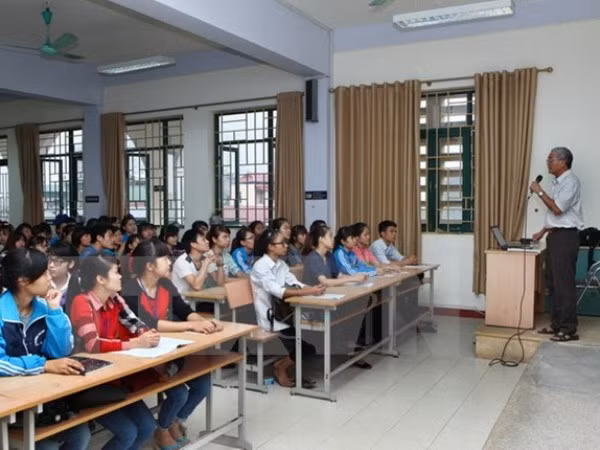 Bộ Giáo dục đề nghị không tăng học phí năm học 2021-2022 ảnh 1