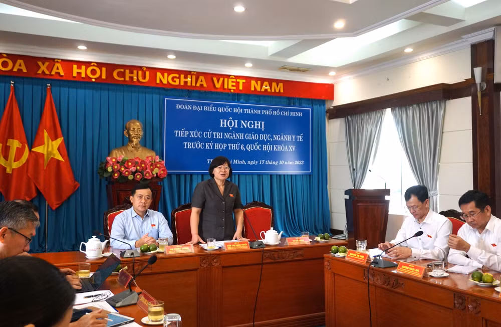 Kiến nghị điều chỉnh chính sách tiền lương phù hợp cho y tế, giáo dục ảnh 2