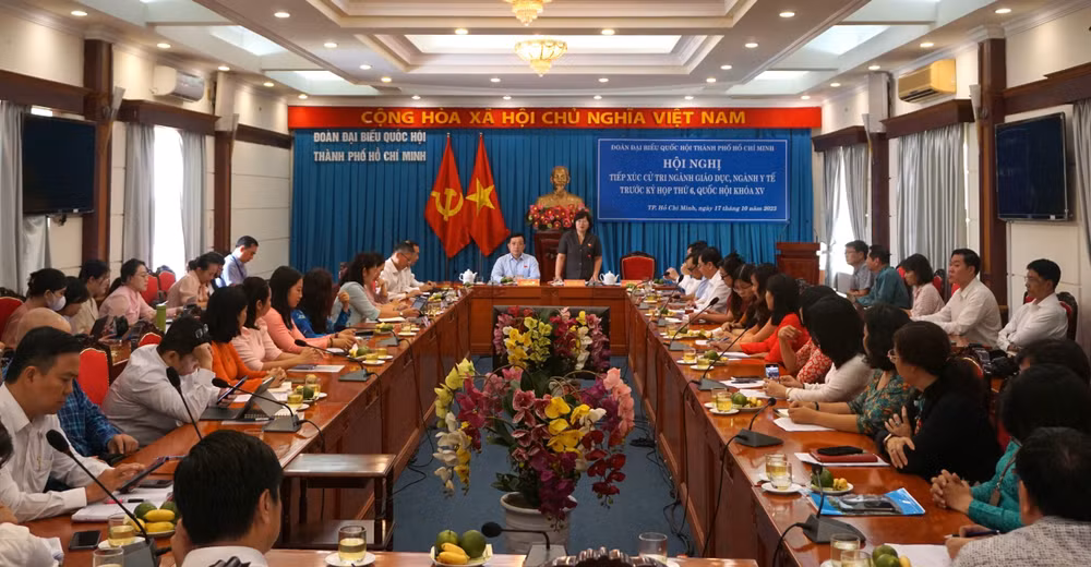 Kiến nghị điều chỉnh chính sách tiền lương phù hợp cho y tế, giáo dục ảnh 1