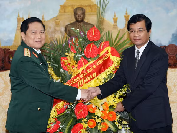 Chúc mừng 65 năm ngày thành lập Quân đội nhân dân Lào ảnh 1