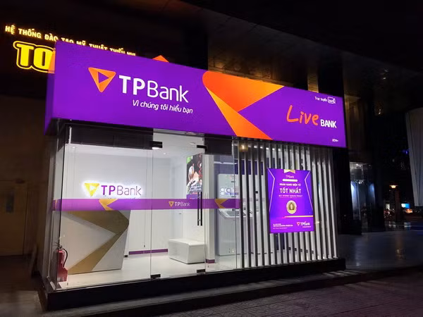 TPBank tăng cường ngân hàng số tại các điểm giao dịch mới ảnh 1