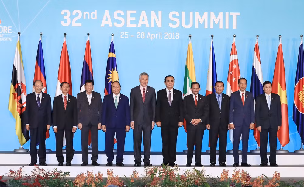 Hình ảnh Thủ tướng dự Phiên khai mạc Hội nghị Cấp cao ASEAN lần thứ 32 ảnh 2