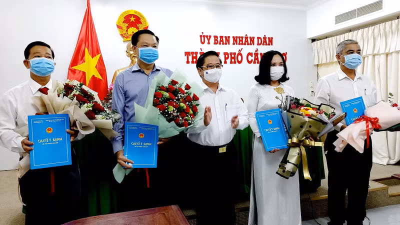 Phó Chủ tịch UBND Cần Thơ tạm thời kiêm Giám đốc Sở Giáo dục-Đào tạo ảnh 1