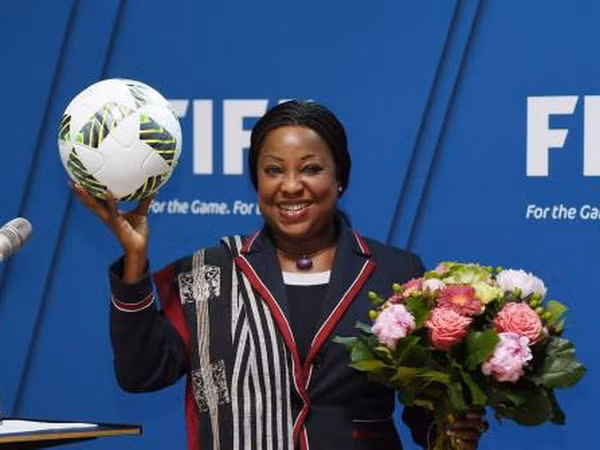 Nữ Tổng Thư ký FIFA Samoura chính thức ngồi vào "ghế nóng" ảnh 1