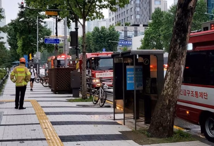 Hàn Quốc: Cháy nhà ga tàu điện ngầm gây gián đoạn hoạt động giao thông ảnh 1