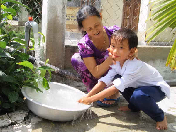 Ninh Thuận triển khai cấp nước sạch cho hơn 1.000 hộ dân vùng hạn mặn ảnh 1