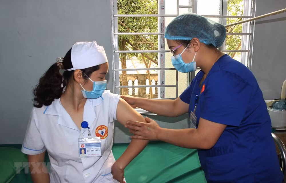 Bình Dương đề xuất mua 3 triệu liều vaccine tiêm cho 1,4 triệu dân ảnh 1