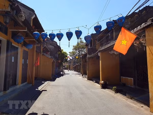 Tiếp tục cách ly, phong tỏa nhiều khu vực ở thành phố Hội An ảnh 1