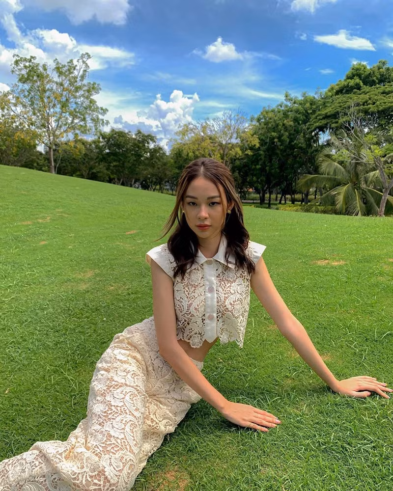 Street style khoe chân dài miên man của dàn mỹ nhân Việt ảnh 12