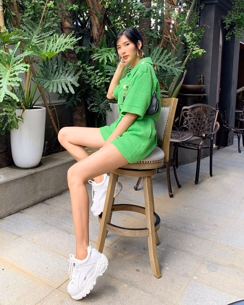 Street style khoe chân dài miên man của dàn mỹ nhân Việt ảnh 6