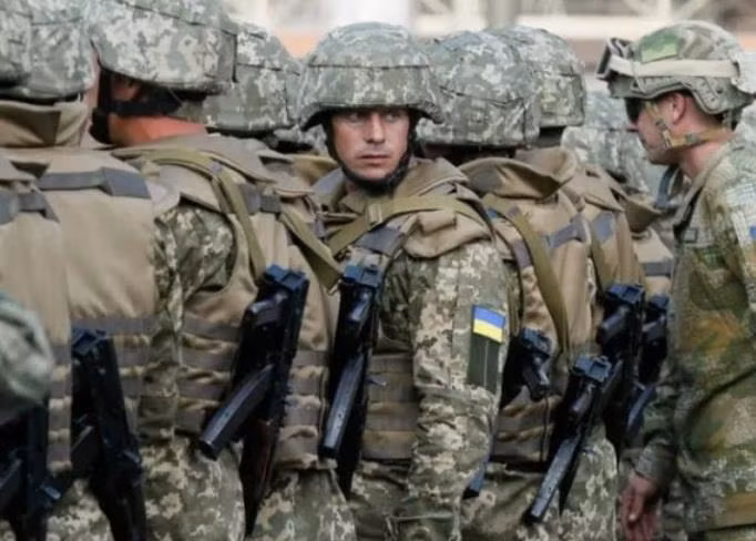 Ukraine: Hoãn ngày rút lực lượng các phe phái khỏi vùng trung lập ảnh 1
