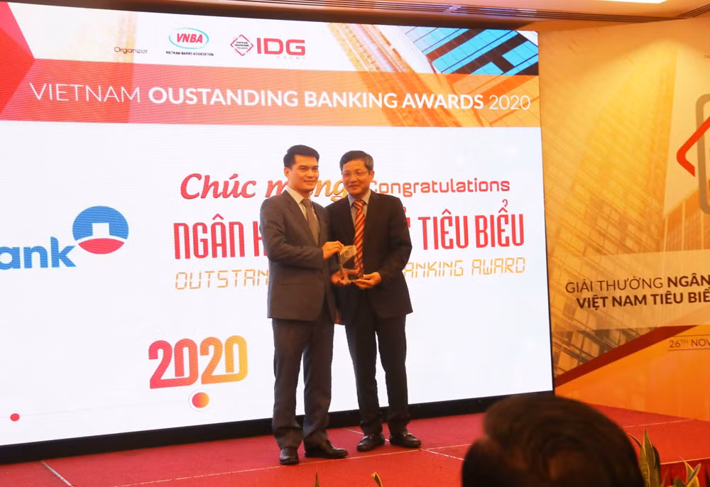 Chuyển đổi số: Vinh danh 5 ngân hàng tiêu biểu trong năm 2020 ảnh 2