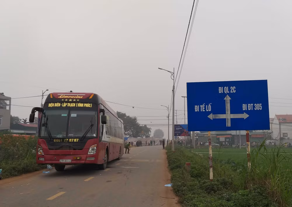 Hiện trường vụ tai nạn thảm khốc làm 7 người chết tại Vĩnh Phúc ảnh 3