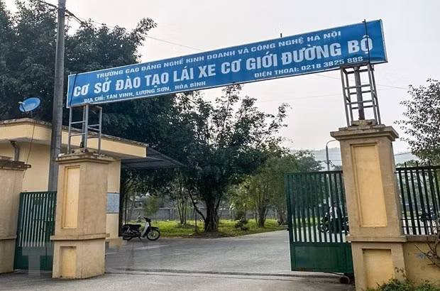 Cục Đường bộ yêu cầu rà soát toàn bộ đào tạo lái xe tại Hòa Bình ảnh 1