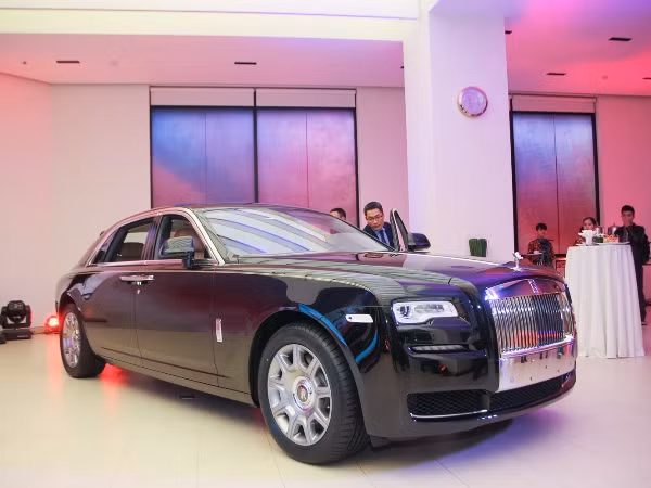 Rolls-Royce Ghost Series II có giá 19 tỷ đồng tại Việt Nam ảnh 1