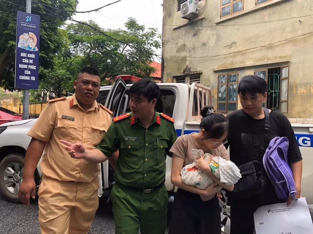 ttxvn_ha nam cap cuu.jpg