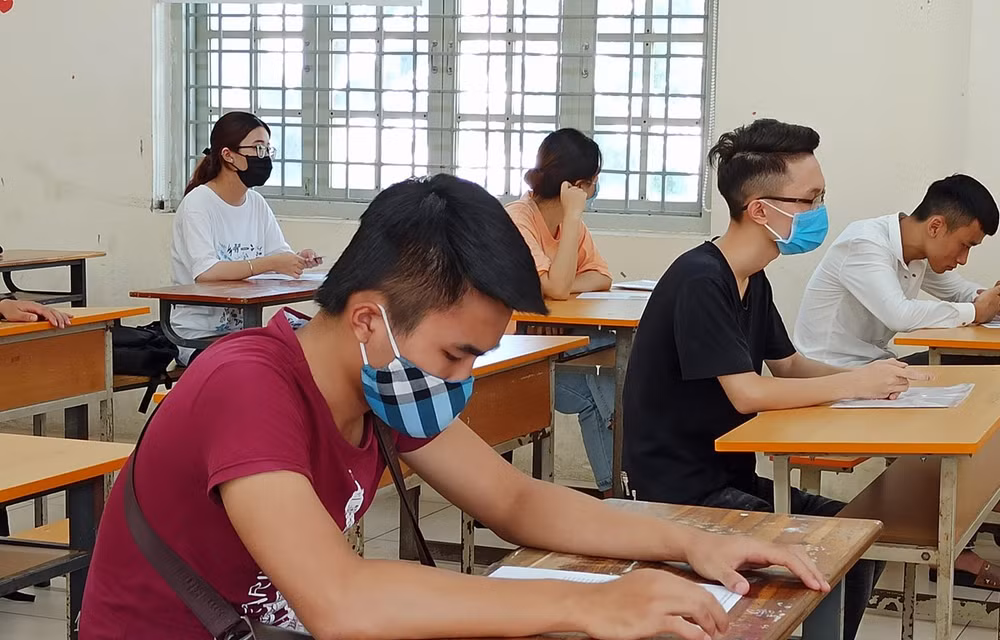 Đề nghị bố trí trực thăng phục vụ thi tốt nghiệp THPT tại Côn Đảo ảnh 1