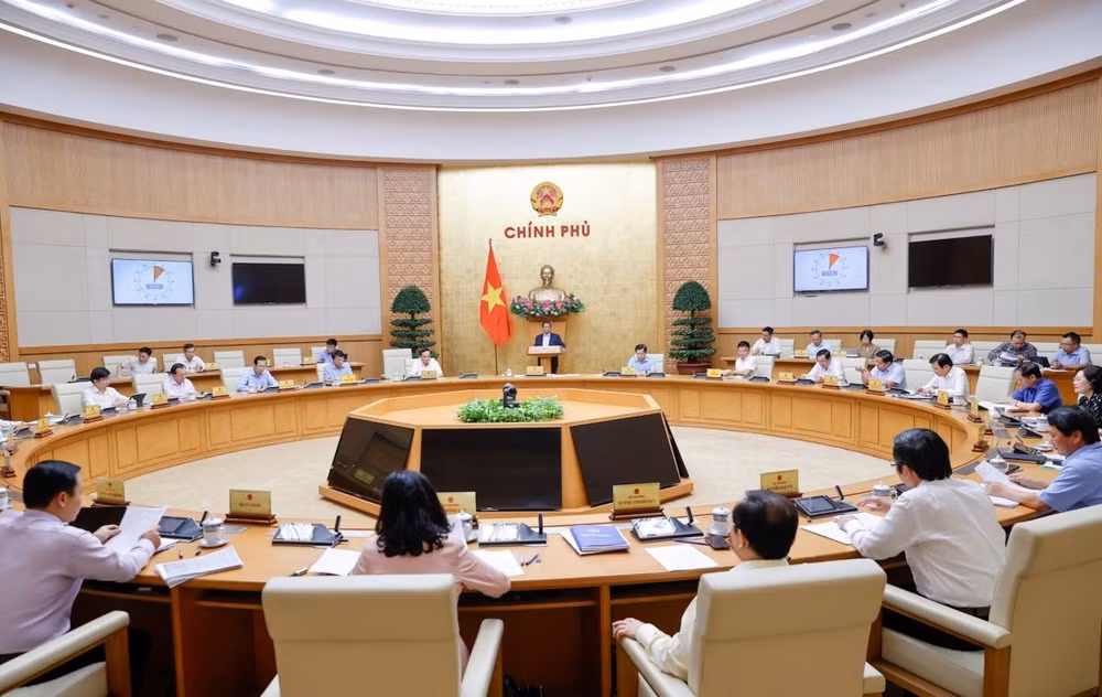 ttxvn_thu_tuong_pham_minh_chinh_chu_tri_phien_hop_chinh_phu_1306-2.jpg