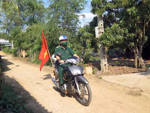 Bộ đội Biên phòng Sơn La đẩy mạnh tuyên truyền bầu cử ở vùng biên ảnh 2