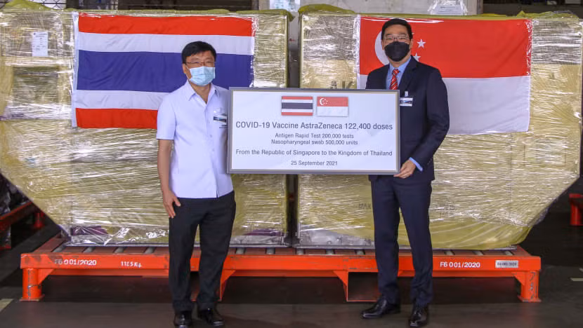 Singapore hỗ trợ Thái Lan vaccine, Indonesia hạn chế người nhập cảnh ảnh 1