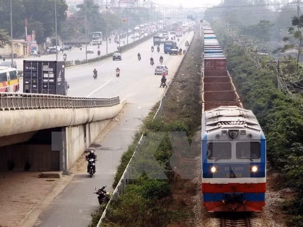 Bỏ rơi đầu tư hạ tầng, đường sắt bị hàng không và đường bộ "chèn ép" ảnh 1