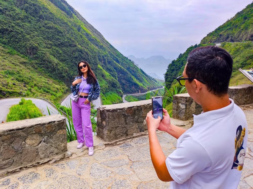 Những điểm 'check-in' không thể bỏ lỡ khi đến Lễ hội hoa tam giác mạch ảnh 2
