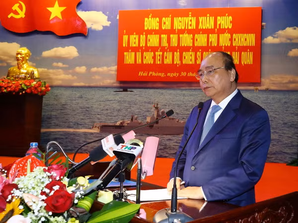 Thủ tướng kiểm tra công tác sẵn sàng chiến đấu tại Quân chủng Hải quân ảnh 2