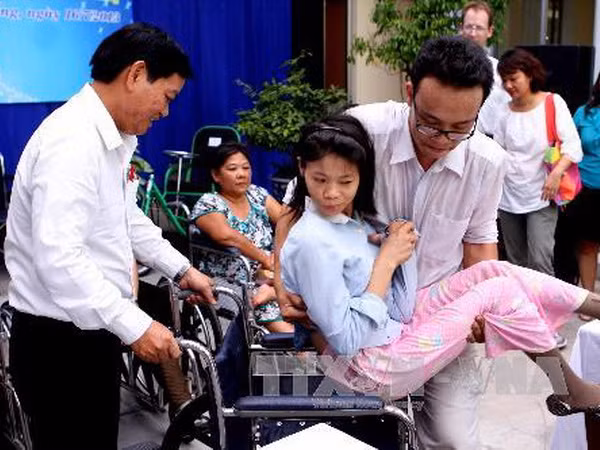 Nhật Bản tặng 50 xe lăn cho trẻ khuyết tật ở Hải Dương ảnh 1