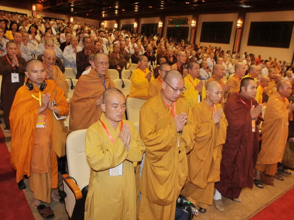 Đại lễ Vesak: Lễ thắp nến cầu nguyện hòa bình thế giới ảnh 1