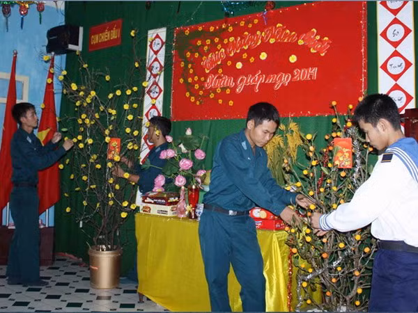 Xuân đang về với quân và dân trên đảo Trường Sa ảnh 1