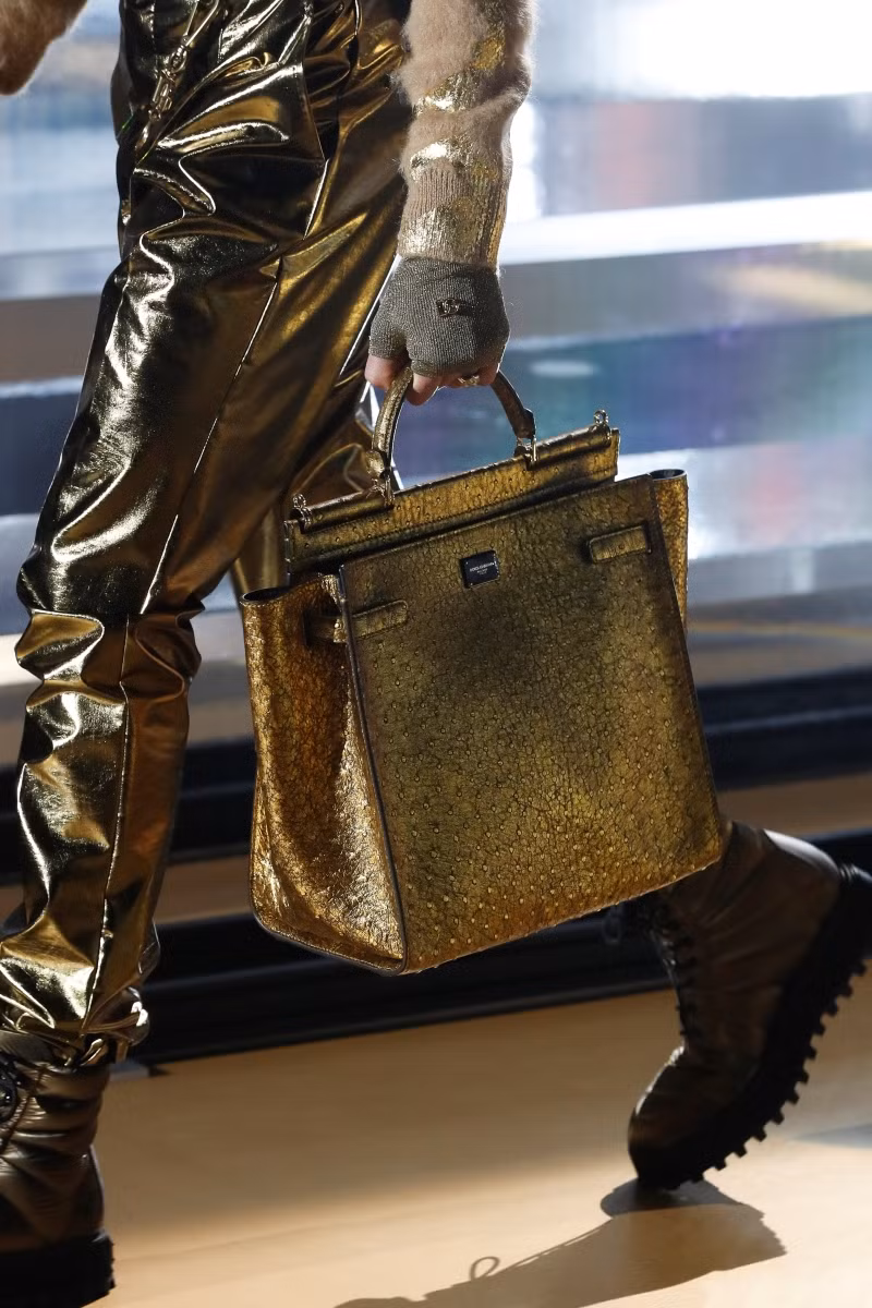 Cách nhìn nhận về cuộc sống mới mẻ qua bộ sưu tập Dolce & Gabbana 2021 ảnh 7