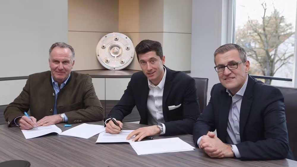 Bayern Munich chính thức chốt tương lai của Robert Lewandowski ảnh 1