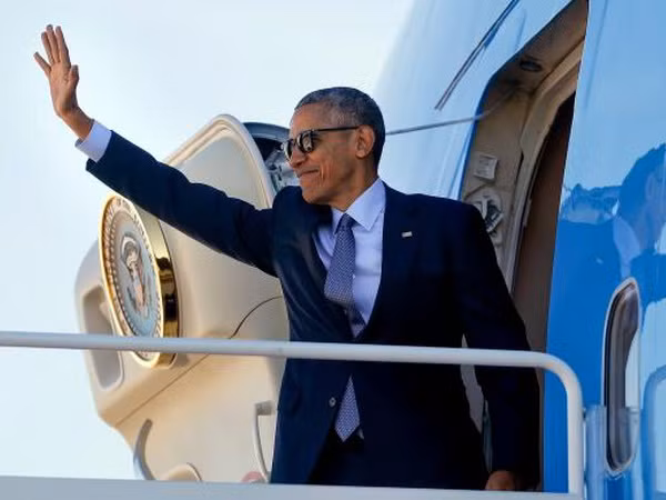 Ông Obama công du châu Âu trước khi chuyển giao quyền lực ảnh 1