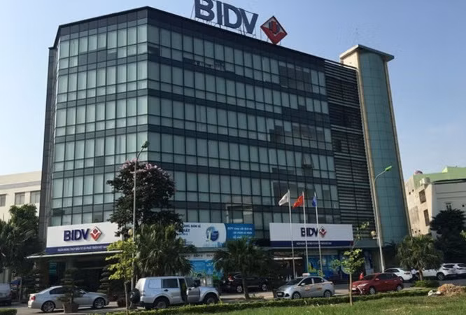 Làm sai quy định, bảy cựu cán bộ ngân hàng BIDV ra hầu Tòa ảnh 1