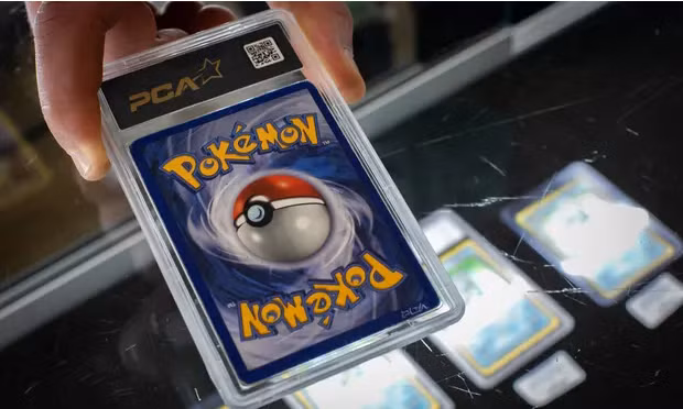 Dùng tiền cứu trợ COVID-19 mua thẻ Pokemon, người đàn ông Mỹ ngồi tù ảnh 1