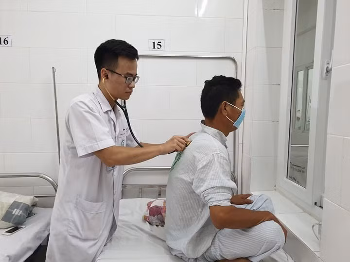 Hà Nội: Số ca mắc sốt xuất huyết cao gấp 7 lần cùng kỳ năm trước ảnh 1