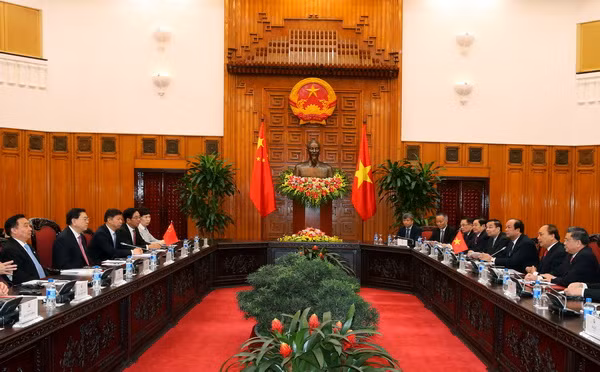 Thủ tướng Nguyễn Xuân Phúc tiếp Ủy viên trưởng Nhân đại Trung Quốc ảnh 2