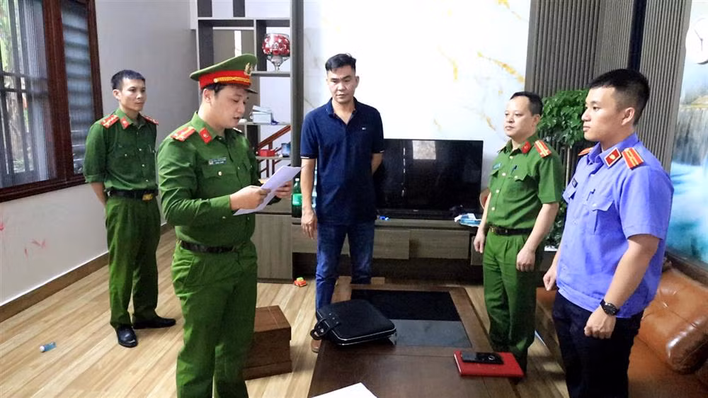 Lạng Sơn: Khởi tố 13 đối tượng trong đường dây mua bán hóa đơn ảnh 1