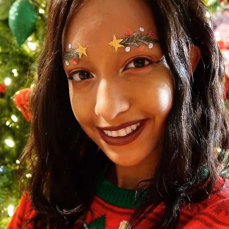 Bạn có dám thử kiểu lông mày hình cây thông cho Noel năm nay? ảnh 7